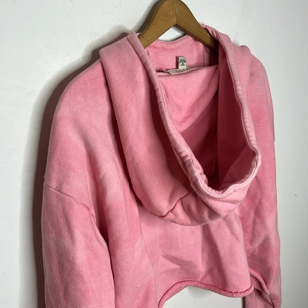 Alice + Olivia Nikki Cropped Hoodie Sweatshirt Pink Raw Hem Pullover L - Picture 5 of 12